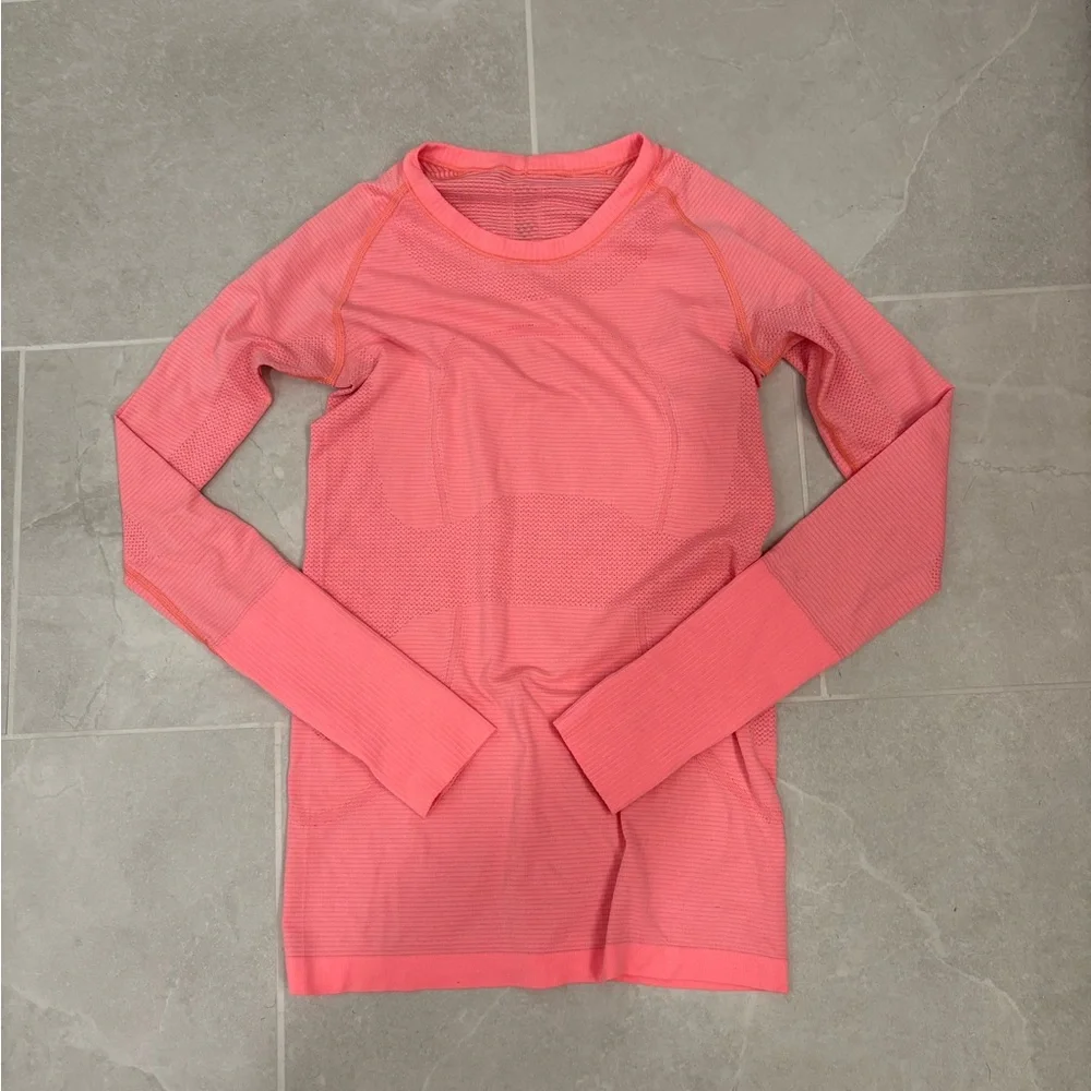 Lululemon Swiftly Tech Long Sleeve Hip Length T-shirt in Heathered Flare Size 6 - Picture 3 of 11
